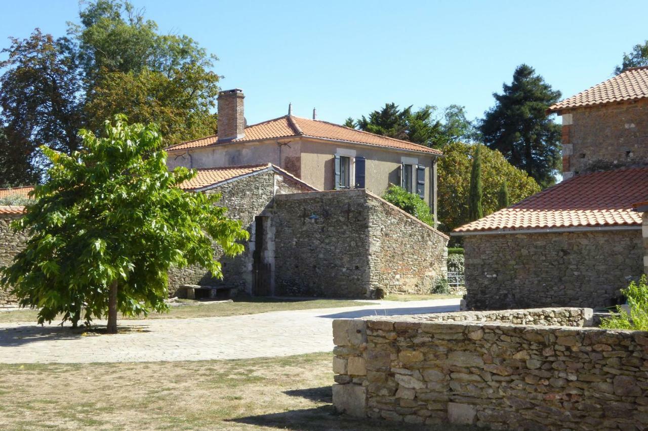 Chateau Breduriere Moutiers-sur-le-Lay Bagian luar foto