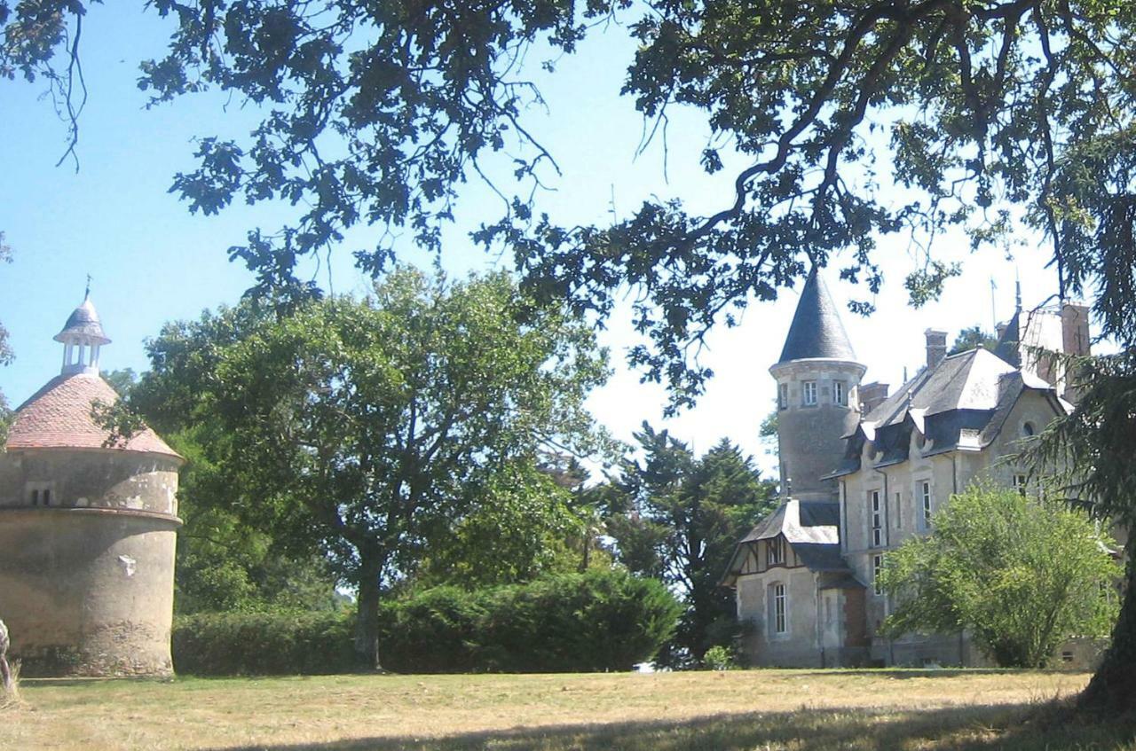 Chateau Breduriere Moutiers-sur-le-Lay Bagian luar foto